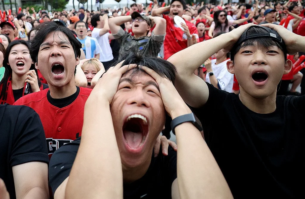 韓国サッカー協会「性接待」疑惑、15年前の闇が浮上 外国人審判20人に
