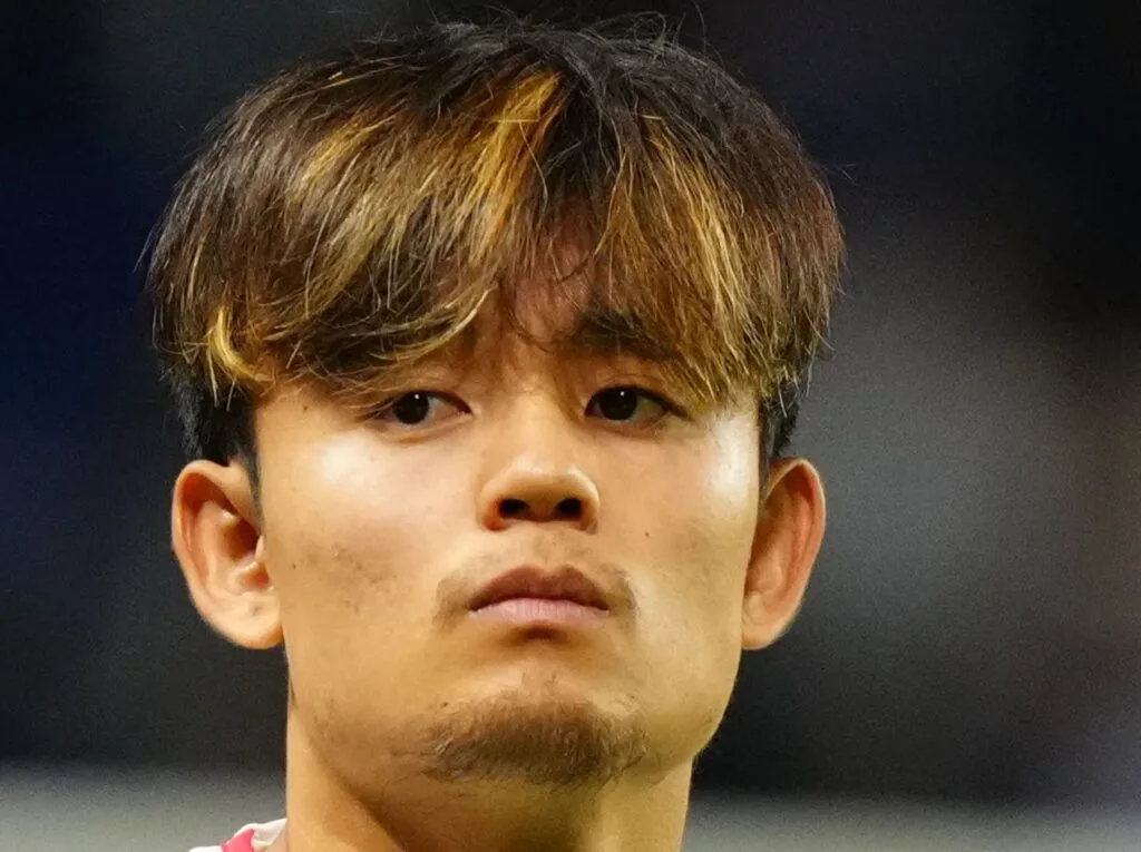 久保建英、W杯負傷から実戦復帰！左膝テーピングで約30分プレー